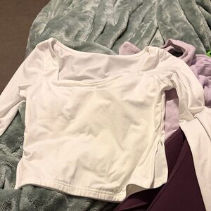 Elegant White Long Sleeve Top
Scrunch on chest area